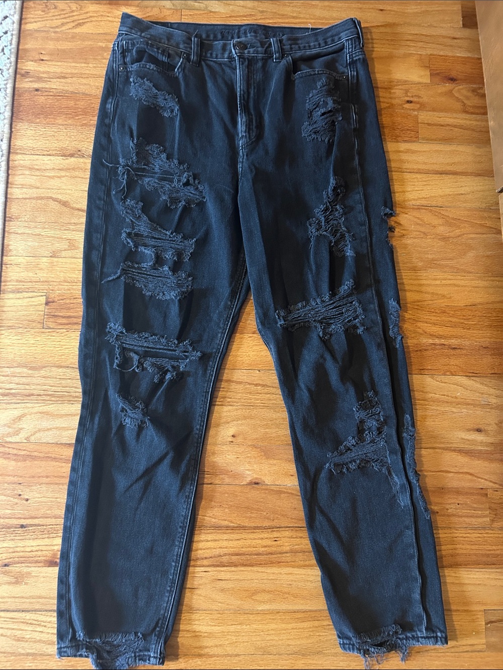 Women’s American Eagle Black Distressed Slim Fit Jeans